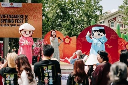 Tết Việt giữa lòng Tây Australia và những tấm lòng hướng về miền Trung