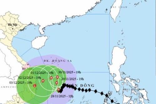 Bão số 15 cách đảo Song Tử Tây 200km