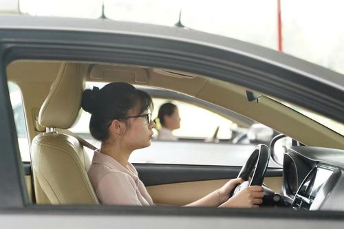 Đề xuất giảm giấy tờ và thời gian cấp đổi giấy phép lái xe
