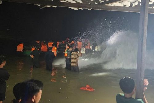 Bão Koto gây sóng lớn: Lâm Đồng lệnh cấm biển, khẩn cấp tìm người mất tích