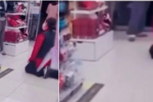 Video nhân viên cửa hàng phải quỳ xin lỗi vì nhắc nhở trẻ con gây bão ở Hàn Quốc