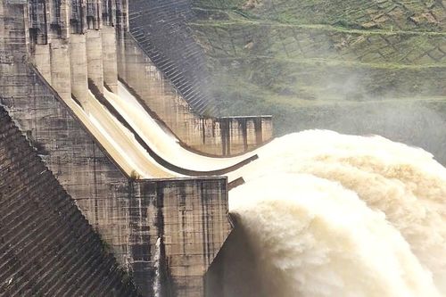 Ứng phó bão số 15, Đà Nẵng yêu cầu 5 thủy điện hạ mực nước đón lũ