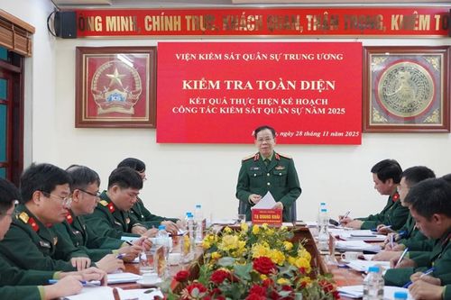 Trung tướng Tạ Quang Khải kiểm tra tra công tác tại VKSQS Quân khu 2