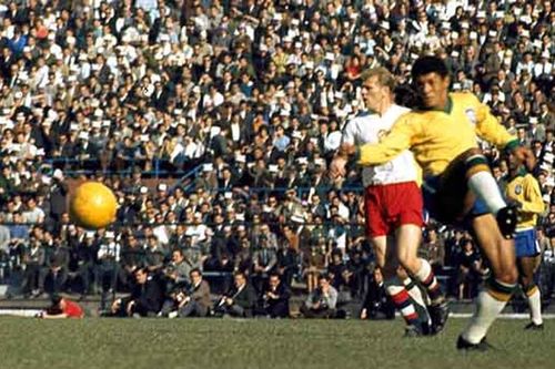 Garrincha 1962: một mình kéo Brazil bảo vệ ngôi vương