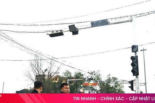 Đèn giao thông 'ngủ quên', nhiều nút giao tại Hà Tĩnh mất an toàn