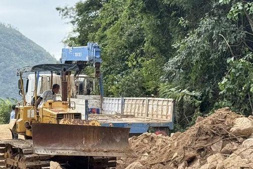Đắk Lắk: Sạt lở nhiều tuyến đường ở xã miền núi Phú Mỡ