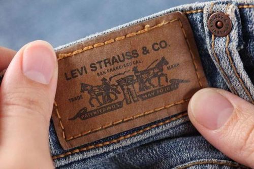 Công dụng ít ai biết của miếng da sau cạp quần jeans