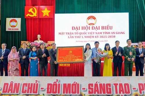 Đồng chí Trần Thị Thanh Hương tái đắc cử Chủ tịch Ủy ban MTTQ Việt Nam tỉnh An Giang nhiệm kỳ 2025 - 2030