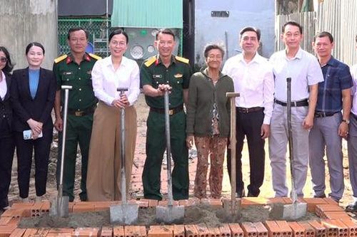 Khởi công xây dựng 10 căn nhà Đại đoàn kết cho người dân xã An Phú