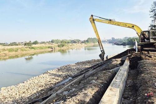 Hơn 15,7 tỷ đồng xử lý sự cố sạt lở bờ bãi sông Thương