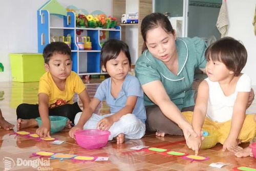 Tiếp tục lồng ghép nội dung quyền con người trong chương trình giáo dục mầm non