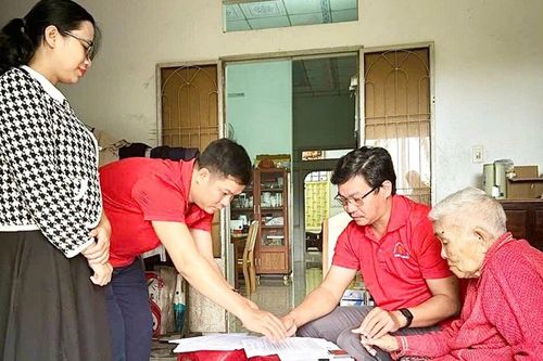 Hành chính công đến khu phố, phục vụ dân tận nơi