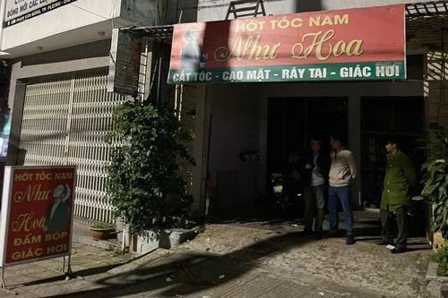Gia Lai: Bắt quả tang 4 đôi nam nữ mua bán dâm trong tiệm hớt tóc
