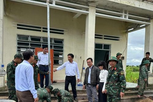 Lữ đoàn Công binh 7 hỗ trợ người dân ổn định nơi ở sau mưa lũ