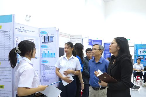 Trường THPT Chuyên Lê Quý Đôn - Nam Nha Trang tổ chức Cuộc thi khoa học, kỹ thuật năm học 2025 - 2026