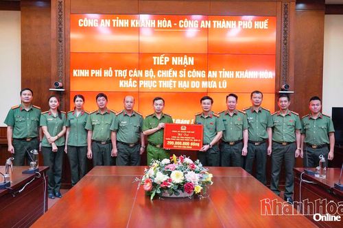 Công an TP. Huế hỗ trợ Công an tỉnh Khánh Hòa 200 triệu đồng khắc phục hậu quả mưa lũ
