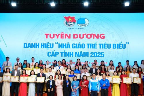 Tỉnh đoàn Lâm Đồng tuyên dương Nhà giáo trẻ và học sinh, sinh viên xuất sắc 2025
