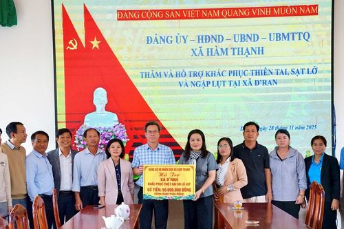 Hàm Thạnh hỗ trợ 130 triệu đồng và 6 tấn hàng hóa cho các vùng lũ Lâm Đồng và Đắk Lắk