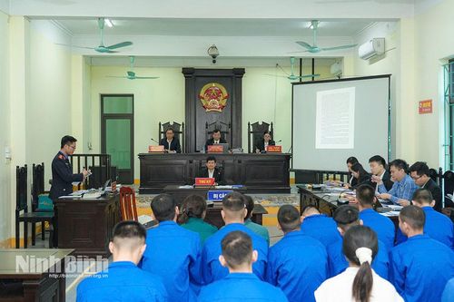 Xét xử công khai vụ án hình sự đối với 22 bị cáo về tội gây rối trật tự công cộng