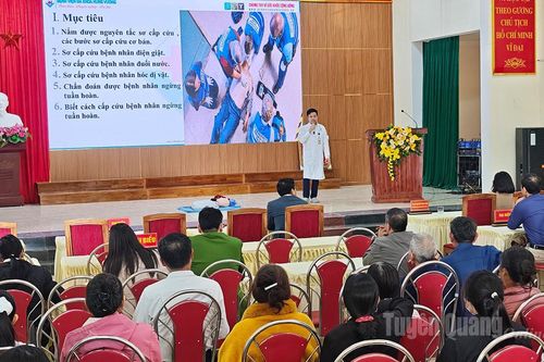Gần 200 người được trang bị kỹ năng sơ cấp cứu