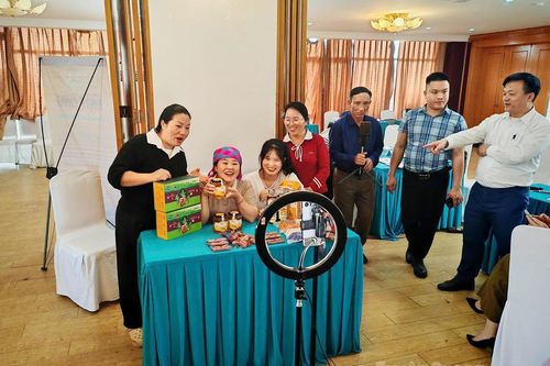 Nâng cao kỹ năng tiếp cận và ứng dụng thương mại số