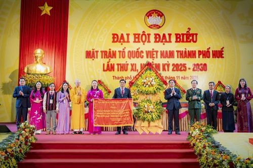 Xây dựng hệ giá trị đặc trưng, giàu bản sắc văn hóa Huế, con người Huế