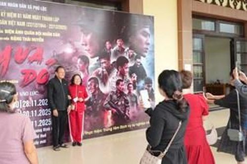 Xã Phú Lộc tổ chức 3 suất chiếu phim 'Mưa đỏ'
