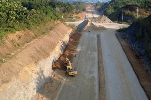Tuyến đường hơn 500 tỷ đồng ở Lào Cai thi công '3 ca 4 kíp' để thông tuyến trước 31/12