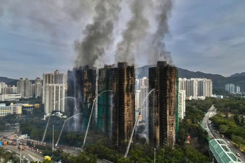 Cháy chung cư ở Hong Kong: Số người chết tăng lên 128