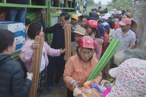 Chung tay tái thiết vùng lũ