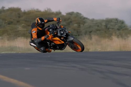 KTM gọi sửa chữa loạt xe Duke do lỗi nắp bình xăng