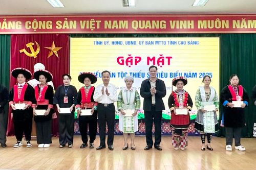 Gặp mặt đoàn đại biểu dân tộc thiểu số tiêu biểu năm 2025