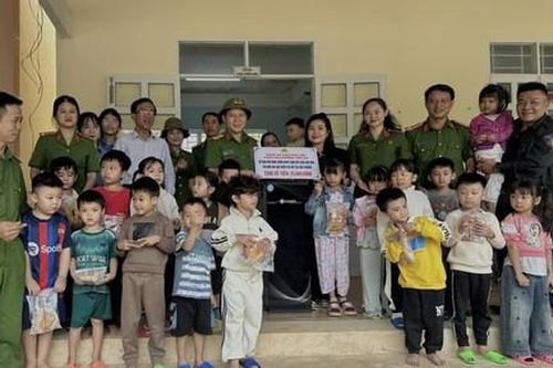 Hành trình ấm áp nghĩa tình của Công an tỉnh Đắk Lắk trong mùa bão lũ