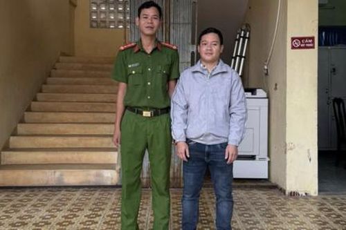 Nhận lại 45 triệu đồng sau khi chuyển khoản nhầm, người dân viết thư cảm ơn Công an xã