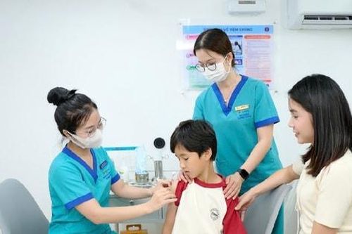 Nguy cơ 'dịch chồng dịch', Bộ Y tế yêu cầu giám sát phát hiện sớm ca bệnh, hạn chế tử vong