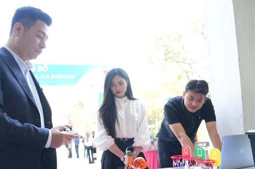 Khởi động cuộc thi Vô địch quốc gia STEM, AI và Robotics năm học 2025-2026