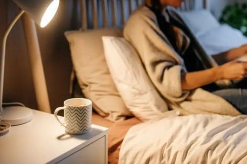 Thuốc nào giúp cải thiện mất ngủ ở phụ nữ tiền mãn kinh và mãn kinh?