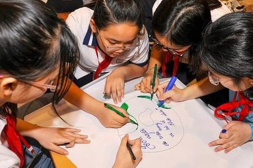 Hà Nội thông qua các khoản cấm thu của phụ huynh từ năm học 2025-2026