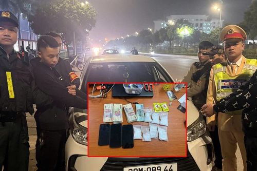 Lực lượng 141 bắt nhóm thanh niên đi ô tô mang số lượng lớn Ketamine và 'nước vui'