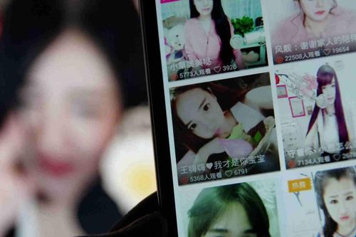 Trung Quốc mạnh tay dẹp livestream gợi dục để moi tiền người xem