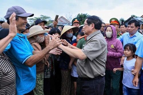 Thủ tướng yêu cầu tiếp tục tập trung toàn lực khắc phục hậu quả mưa lũ
