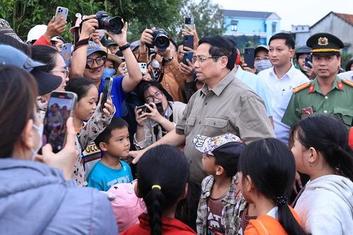 Mở 'chiến dịch Quang Trung' về xây dựng, sửa chữa nhà cho người dân vùng lũ