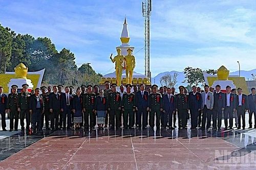 Khánh thành và bàn giao Đài tưởng niệm Liên minh chiến đấu Lào-Việt Nam tại tỉnh Xaysomboun