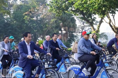 Hành trình xe đạp hữu nghị vì Hà Nội xanh