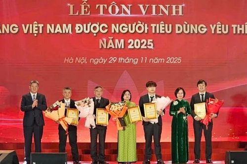 Hà Nội tôn vinh sản phẩm 'Hàng Việt Nam được người tiêu dùng yêu thích' năm 2025