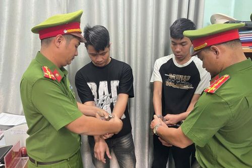 Côn đồ xộ khám