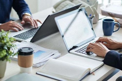 Deloitte lộ bê bối dùng AI viết báo cáo triệu đô