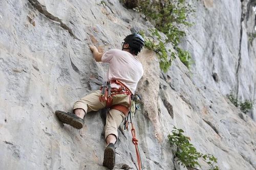 Hữu Liên hút khách với du lịch mạo hiểm giữa cảnh quan Cai Kinh hùng vĩ