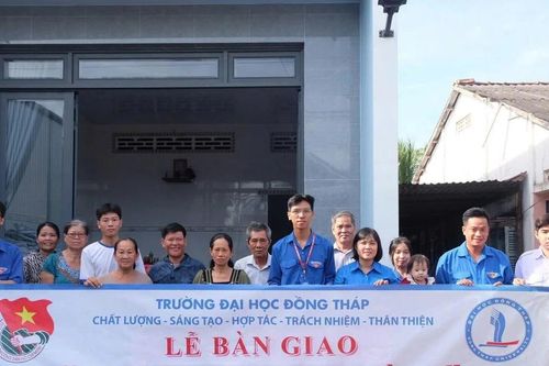 Tiếp lửa thoát nghèo cho sinh viên từ ngôi nhà 5.000 đồng