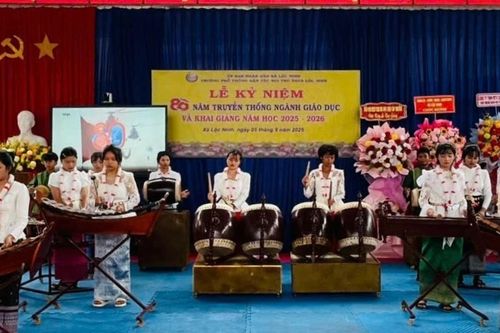 Trường học ở Đồng Nai giáo dục toàn diện cho học sinh dân tộc thiểu số